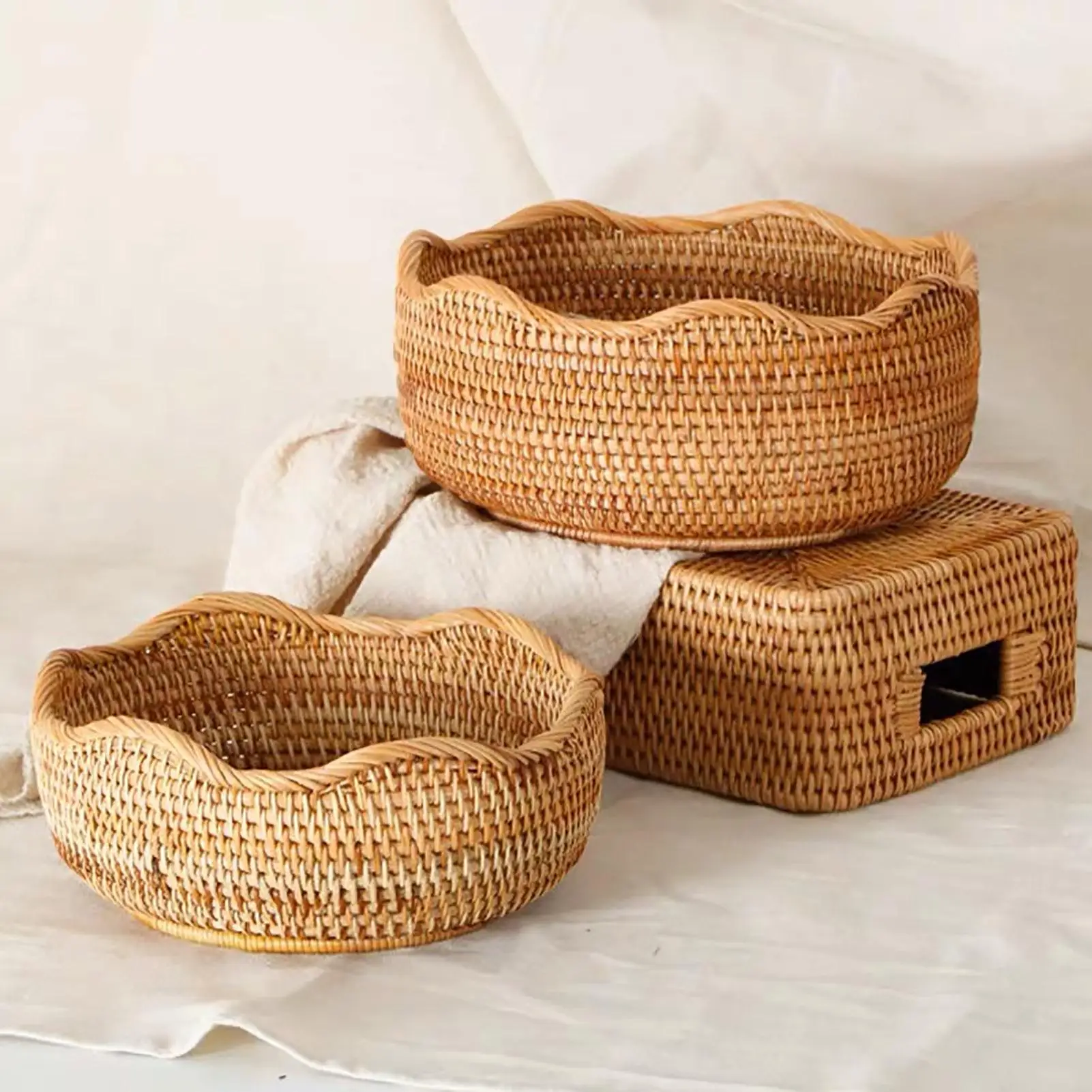 Food Snacks With Fiber - Ręcznie robiony rattanowy okrągły kosz na